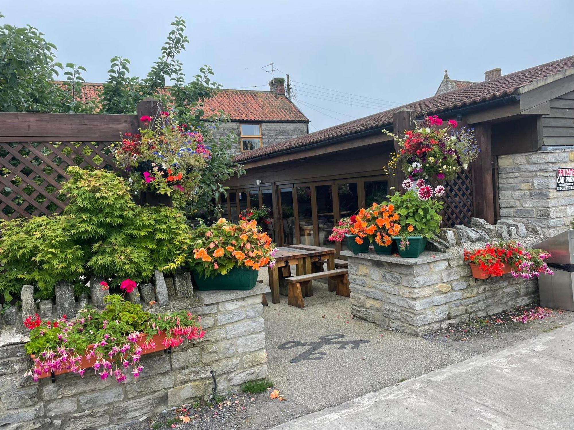 Cross Keys Inn Lydford-on-Fosse Dış mekan fotoğraf
